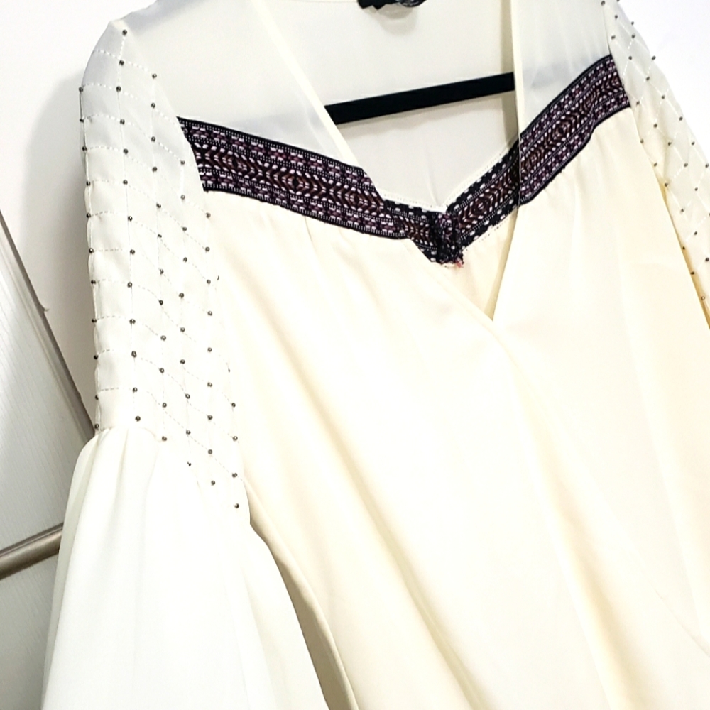 bebe Bell Sleeve Wrap top